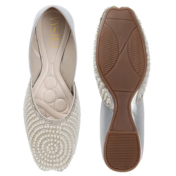 Stylish_Pearl-Embellished_Womenï¿½s_Flats_for_Festive,_Ethnic,_and_Party_Wear