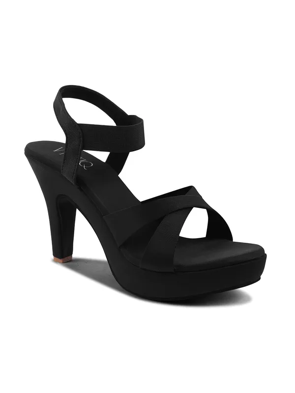 Stylish_Platform_Heels_with_Cross-Strap_Design_and_Comfortable_Fit_for_Party_and_Everyday_Wear