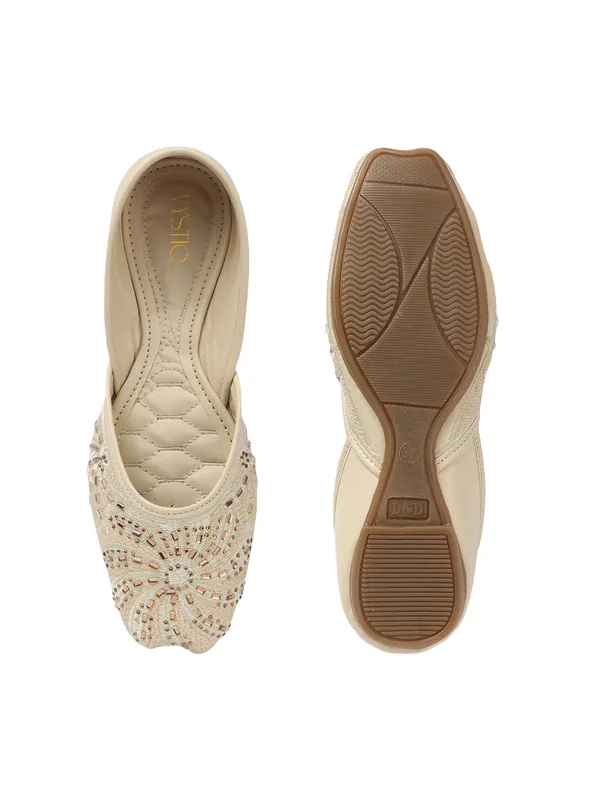 Elegant_Embroidered_Ethnic_Jutti_for_Women_ï¿½_Perfect_for_Festive,_Party,_and_Traditional_Occasions