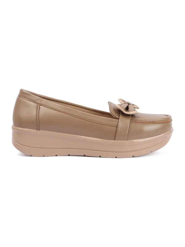 everyday_style_with_these_Womens_slip-on_loafers,