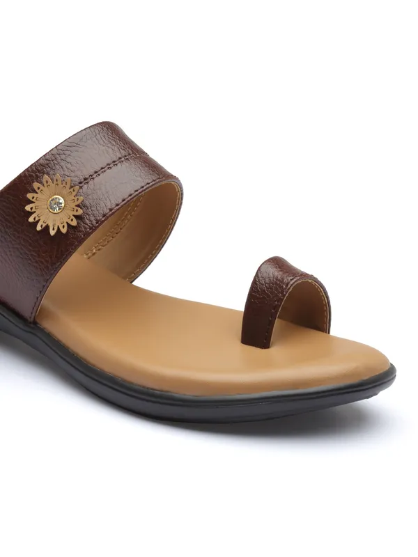 Elegant_Womenï¿½s_Toe_Loop_Sandals_with_Stylish_Floral_Ornament_and_Cushioned_Comfort_Sole