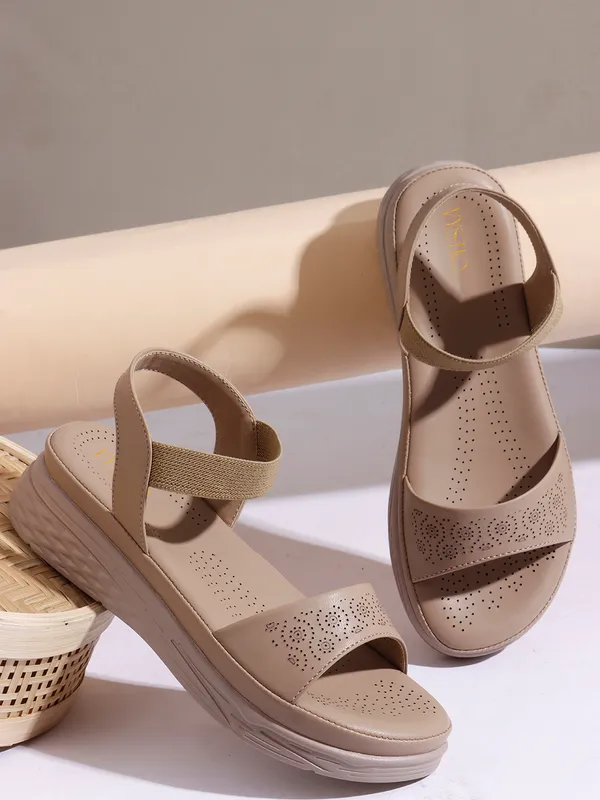 Trendy_Wedge_Sandals_for_Women_with_Perforated_Design_and_Elastic_Strap_Comfort_Fit