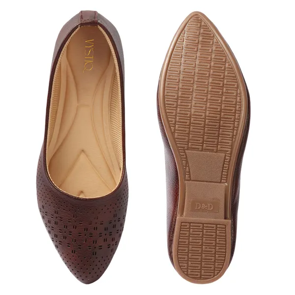 Elegant_women's_slip-on_ballerina_flats_with_textured,_cushioned_insole_and_embellished_centerpiece_perfect_for_daily_wear.
