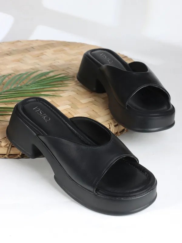 Black_Faux_Leather_Casual_2_inch_Heel_Sandal_For_Women