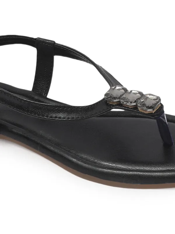 Trendy_Flat_Sandals_with_Crystal_Embellished_Strap_for_Women_�_Elegant_Everyday_Comfort_Footwear