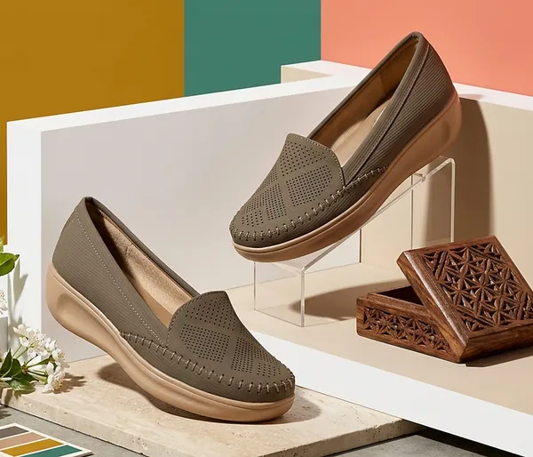 Step_into_effortless_style_and_all-day_comfort_with_these_elegant_wedge_heel_loafers
