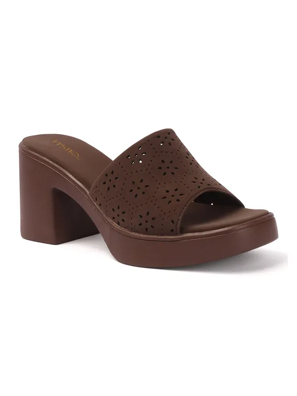 Elegant_Heel_Sandals_with_Comfortable_Sole_and_Stylish_Ethnic_Design