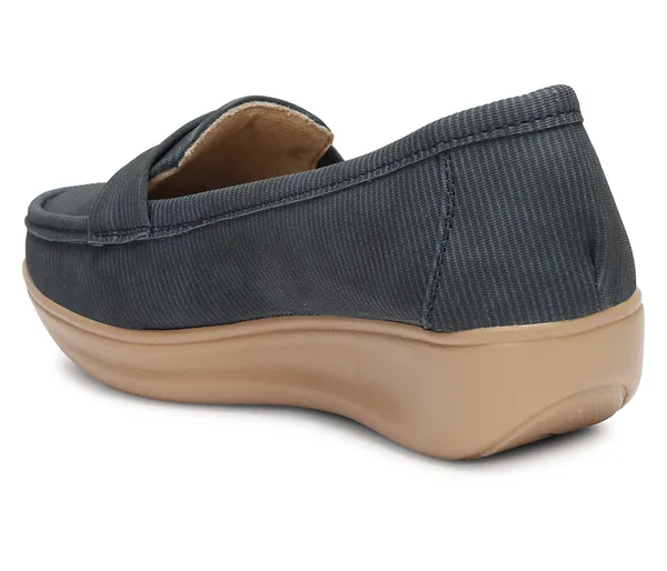 Step_into_effortless_style_and_all-day_comfort_with_these_elegant_wedge_heel_loafers