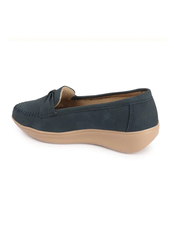 Classic_Loafers_with_Comfortable_Cushioned_Sole_and_Stylish_Design_for_Everyday_Wear