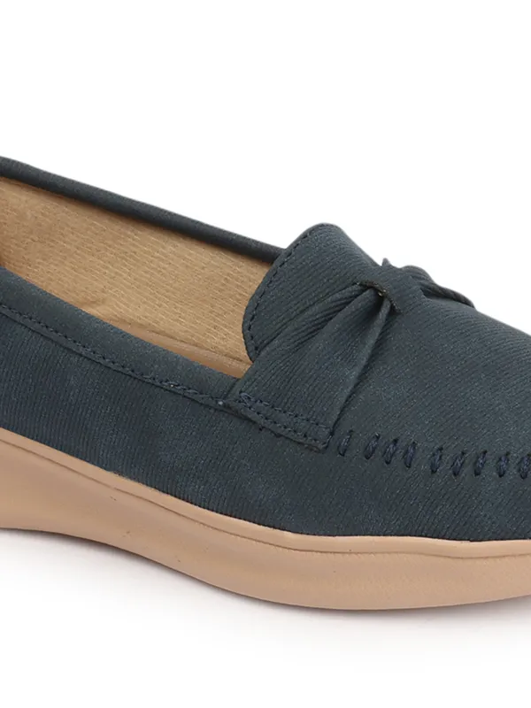 Classic_Loafers_with_Comfortable_Cushioned_Sole_and_Stylish_Design_for_Everyday_Wear