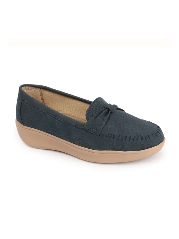Classic_Loafers_with_Comfortable_Cushioned_Sole_and_Stylish_Design_for_Everyday_Wear