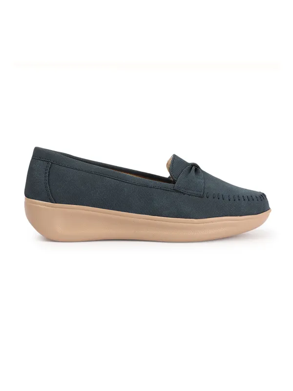 Classic_Loafers_with_Comfortable_Cushioned_Sole_and_Stylish_Design_for_Everyday_Wear