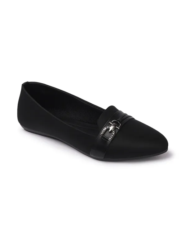 Elegant_Black_Formal_Flat_Shoes_with_Metal_Buckle_Detailing_for_Women