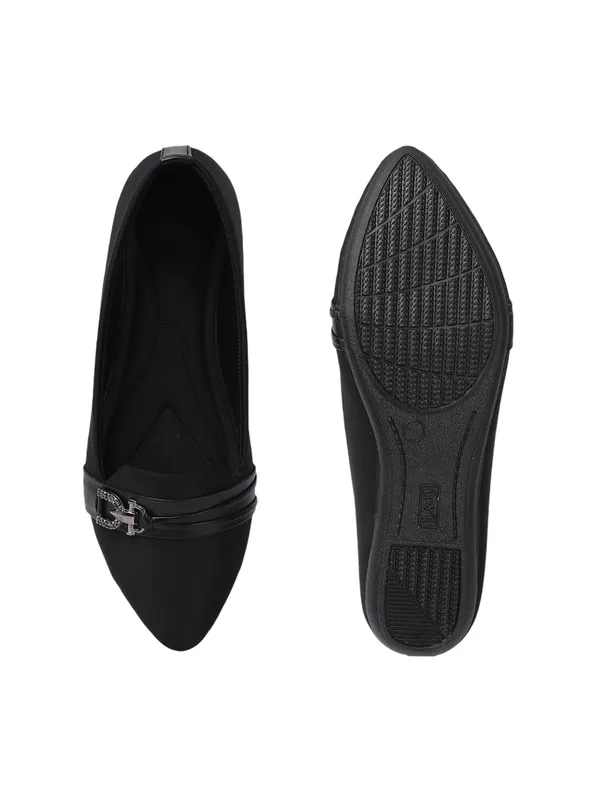 Elegant_Black_Formal_Flat_Shoes_with_Metal_Buckle_Detailing_for_Women