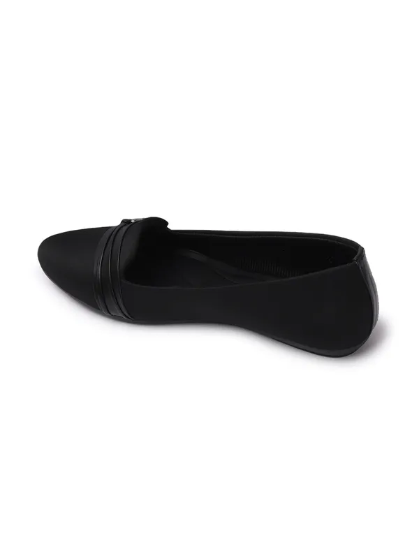 Elegant_Black_Formal_Flat_Shoes_with_Metal_Buckle_Detailing_for_Women