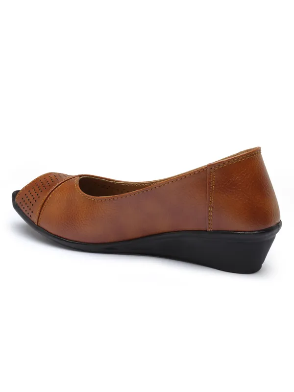 Women_Bellies_1.5_inch_women's_slip-on_ballerina_flats_with_textured,_cushioned_insole_and_embellished_centerpiece_perfect_for_daily_wear.