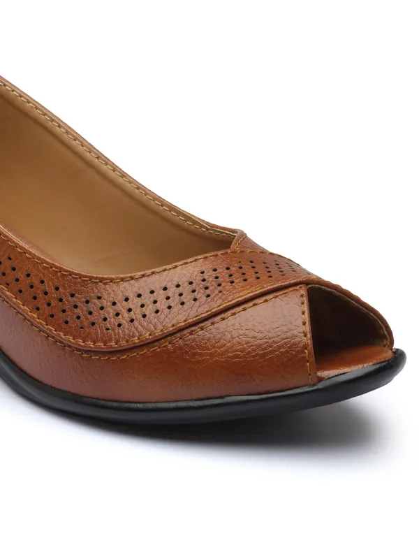 Women_Bellies_1.5_inch_women's_slip-on_ballerina_flats_with_textured,_cushioned_insole_and_embellished_centerpiece_perfect_for_daily_wear.