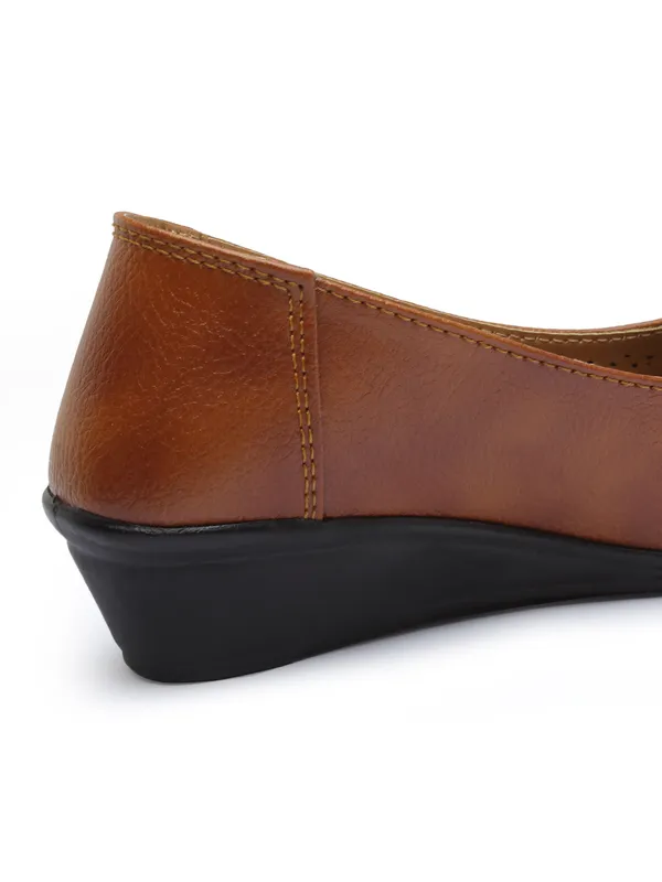 Women_Bellies_1.5_inch_women's_slip-on_ballerina_flats_with_textured,_cushioned_insole_and_embellished_centerpiece_perfect_for_daily_wear.