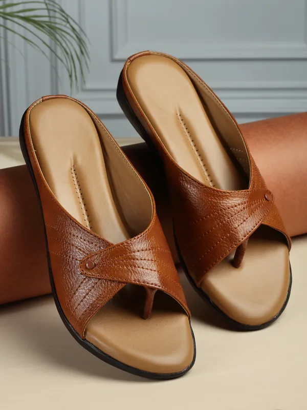 Stylish_Comfort_Slip-On_Flats_for_Women_with_Soft_Cushion_Sole_and_Trendy_Toe_Design