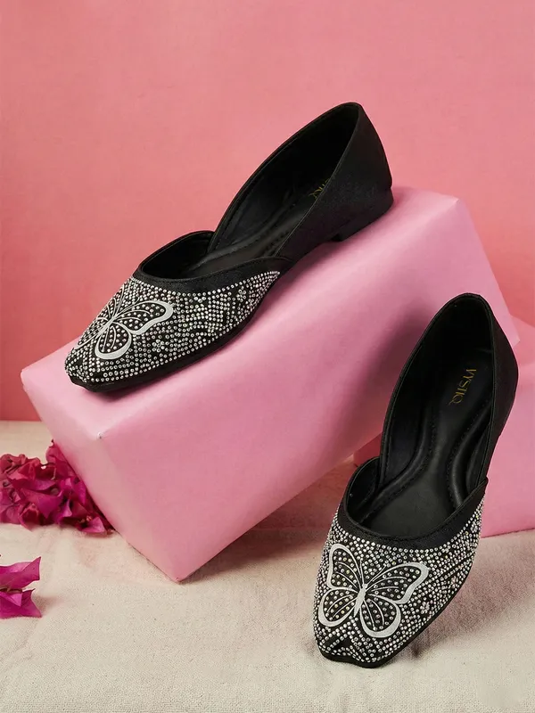 Womenï¿½s_Embellished_Butterfly_Jutti