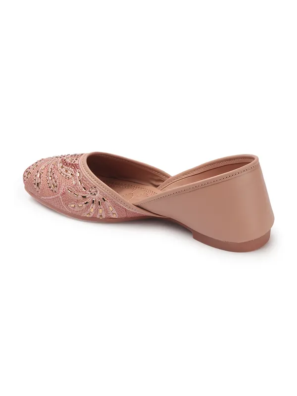 Elegant_Embroidered_Ethnic_Jutti_for_Women_ï¿½_Perfect_for_Festive,_Party,_and_Traditional_Occasions