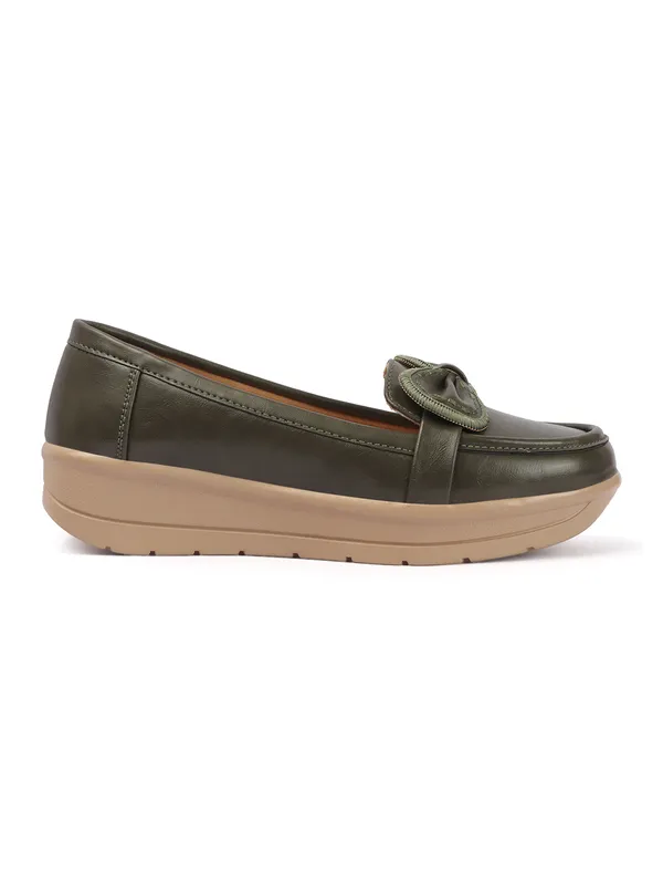 Womenï¿½s_wedge_loafers