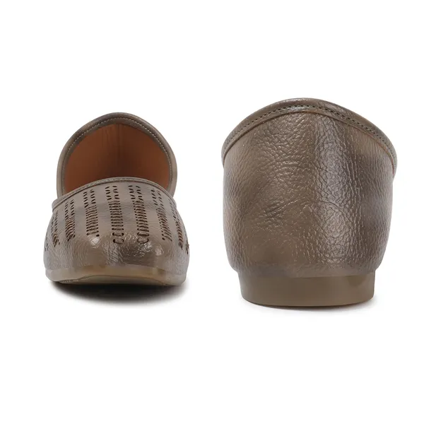 Stylish_Closed-Toe_Womenï¿½s_Flat_with_Perforated_PU_Design_and_Cushioned_Insole_for_Daily_Comfort