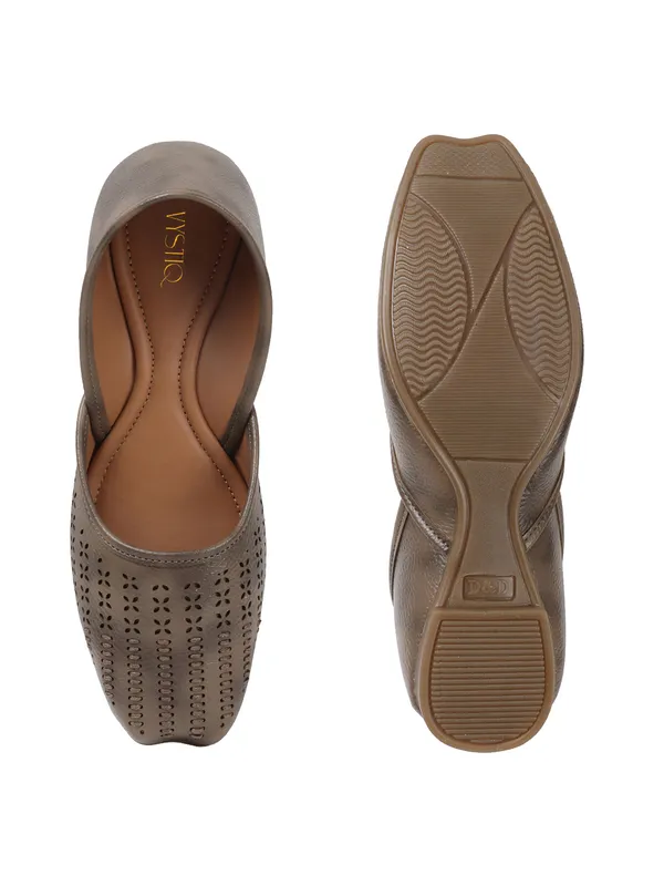 Stylish_Closed-Toe_Womenï¿½s_Flat_with_Perforated_PU_Design_and_Cushioned_Insole_for_Daily_Comfort