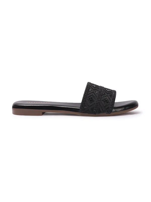 Stylish_Embellished_Ethnic_Flats_sandal_with_Textured_Strap_and_Comfortable_Slip-On_Design_for_Women