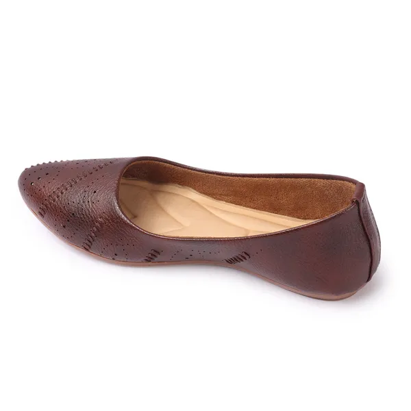 Women_BellieElegant_women's_slip-on_ballerina_flats_with_textured,_cushioned_insole_and_embellished_centerpiece_perfect_for_daily_wear.s
