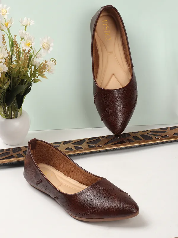 Women_BellieElegant_women's_slip-on_ballerina_flats_with_textured,_cushioned_insole_and_embellished_centerpiece_perfect_for_daily_wear.s
