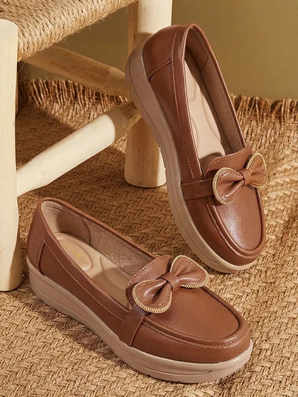 everyday_style_with_these_Womens_slip-on_loafers,