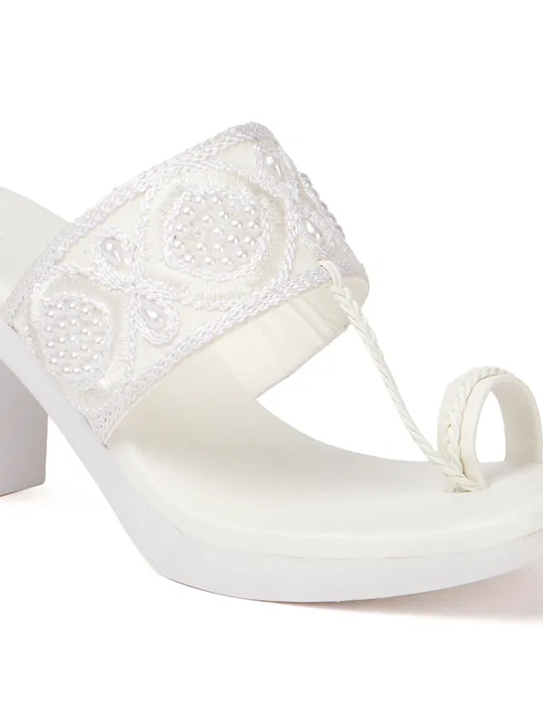 Ethnic_Block_Heeled_Sandals_with_Embroidered_Strap_and_Toe_Loop_for_Festive_and_Traditional_Wear