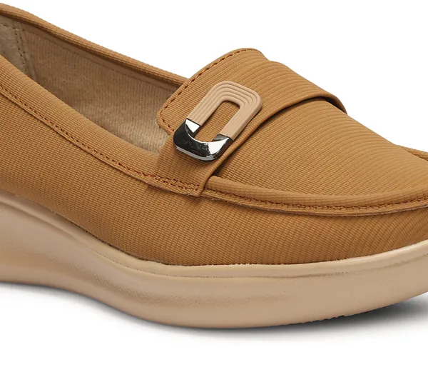 Step_into_effortless_style_and_all-day_comfort_with_these_elegant_wedge_heel_loafers