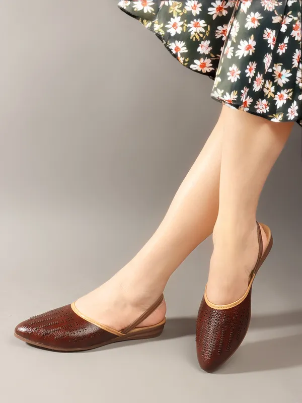 Trendy_Laser-Cut_Womenï¿½s_Flats_with_Elastic_Back_Strap_and_Cushioned_Insole_for_Daily_Comfort