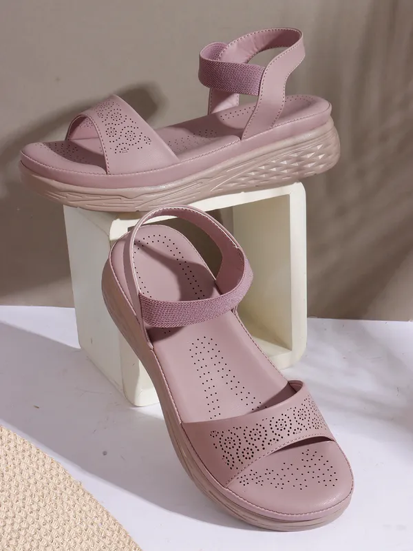 Trendy_Wedge_Sandals_for_Women_with_Perforated_Design_and_Elastic_Strap_Comfort_Fit