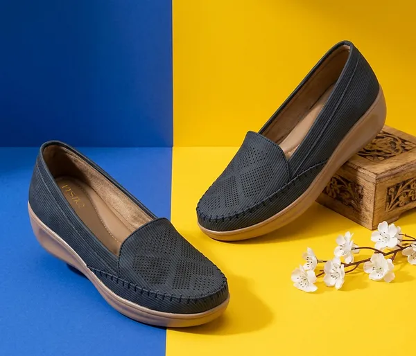 Step_into_effortless_style_and_all-day_comfort_with_these_elegant_wedge_heel_loafers