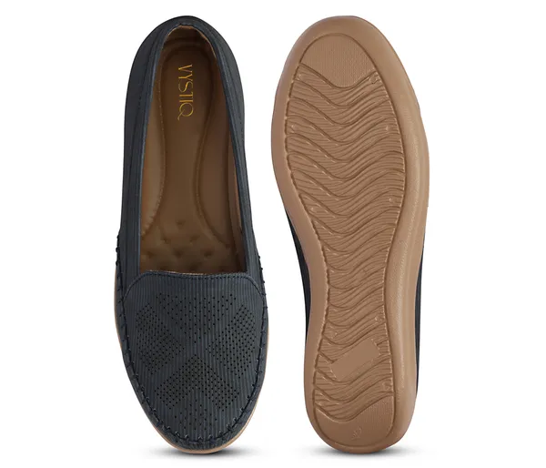 Step_into_effortless_style_and_all-day_comfort_with_these_elegant_wedge_heel_loafers