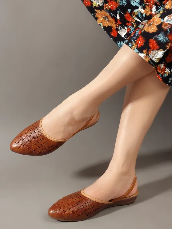 Trendy_Laser-Cut_Womenï¿½s_Flats_with_Elastic_Back_Strap_and_Cushioned_Insole_for_Daily_Comfort