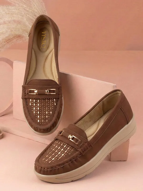 everyday_style_with_these_Womens_slip-on_loafers,