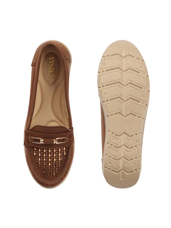 everyday_style_with_these_Womens_slip-on_loafers,