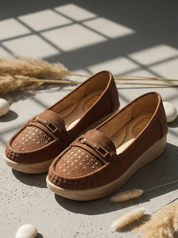 everyday_style_with_these_Womens_slip-on_loafers,