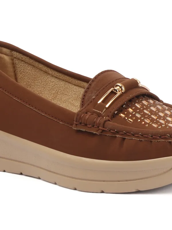 everyday_style_with_these_Womens_slip-on_loafers,
