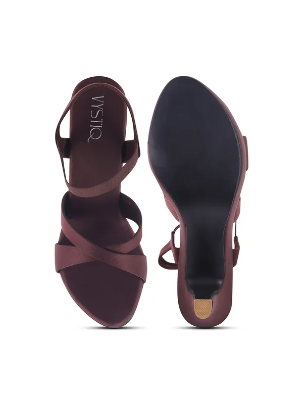 Stylish_Platform_Heels_with_Cross-Strap_Design_and_Comfortable_Fit_for_Party_and_Everyday_Wear