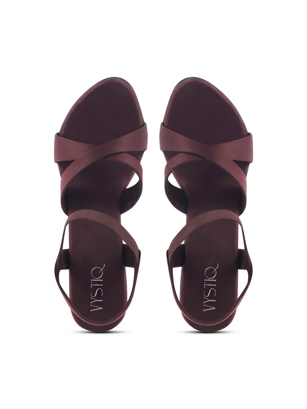 Stylish_Platform_Heels_with_Cross-Strap_Design_and_Comfortable_Fit_for_Party_and_Everyday_Wear