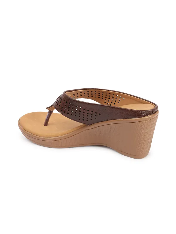 Stylish_Wedge_Heel_Sandals_for_Women_with_Toe_Ring_Design