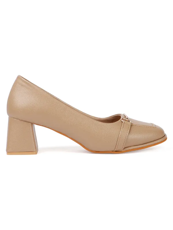 Elegant_Block_Heels_for_Office,_Formal_Events_&_Chic_Everyday_Outfits_with_Textured_Finish