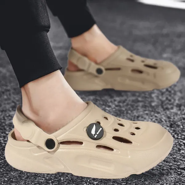 Lightweight_EVA_Clog_Men_Sandals_with_Adjustable_Back_Strap_and_Anti-Skid_Sole_for_Daily_Comfort