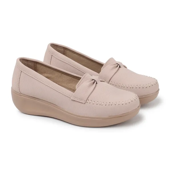 Classic_Loafers_with_Comfortable_Cushioned_Sole_and_Stylish_Design_for_Everyday_Wear