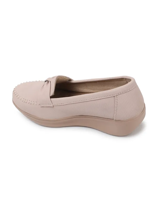 Classic_Loafers_with_Comfortable_Cushioned_Sole_and_Stylish_Design_for_Everyday_Wear